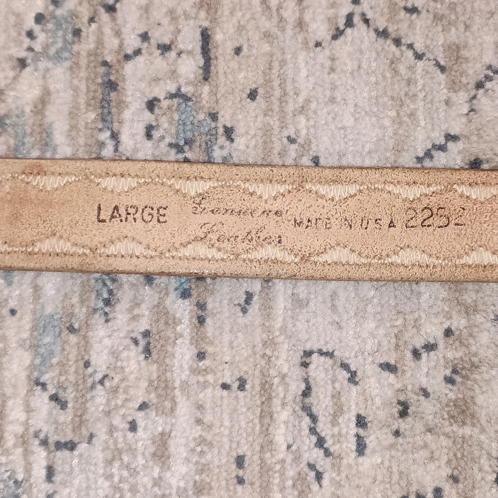 Vintage Brown Leather Tan Thread women's size Large Belt